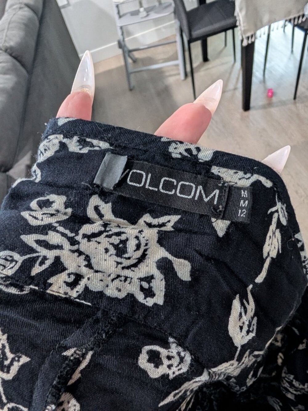 Volcom medium romper - Picture 2 of 2